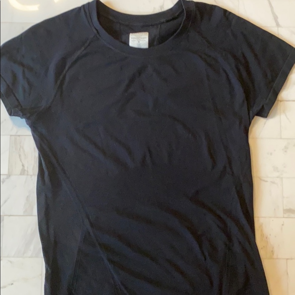 Size medium black Athleta momentum tee